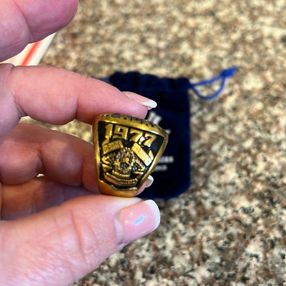 New York Yankees replica ring 1977 World Series Champions